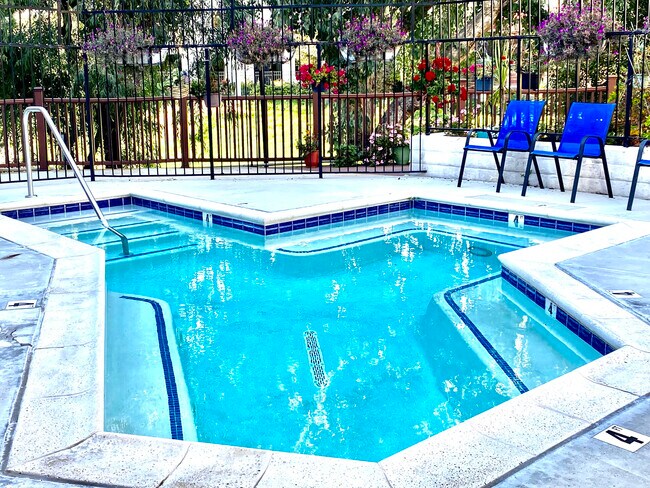 Relaxing Spa - 2490 S Ola Vista