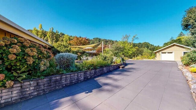 Foto del edificio - 4317 Raymonde Way
