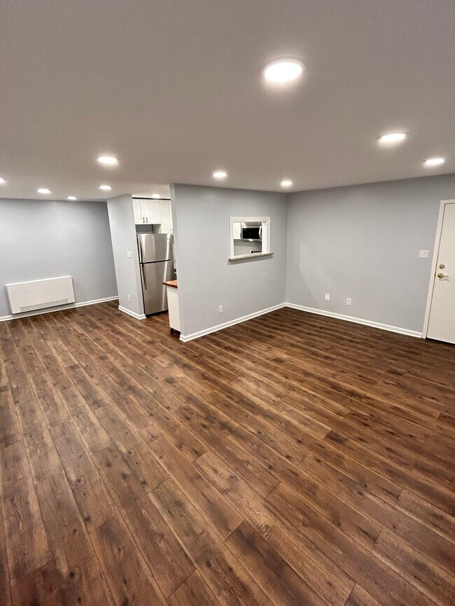 Building Photo - 1519 S George Mason Dr