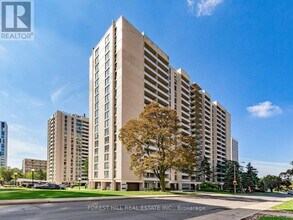 Building Photo - 377 Ridelle Ave