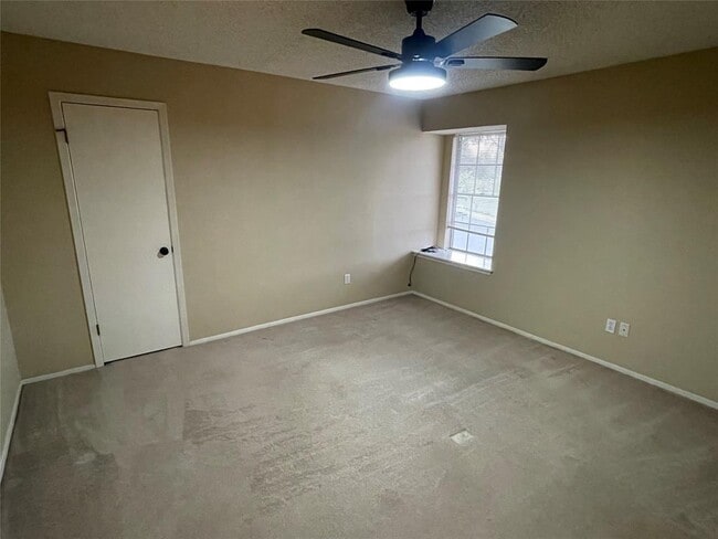 Foto del edificio - 3601 Leafield Dr