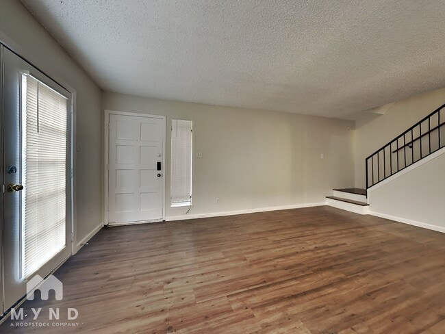 Building Photo - 5632 Birchmont Dr
