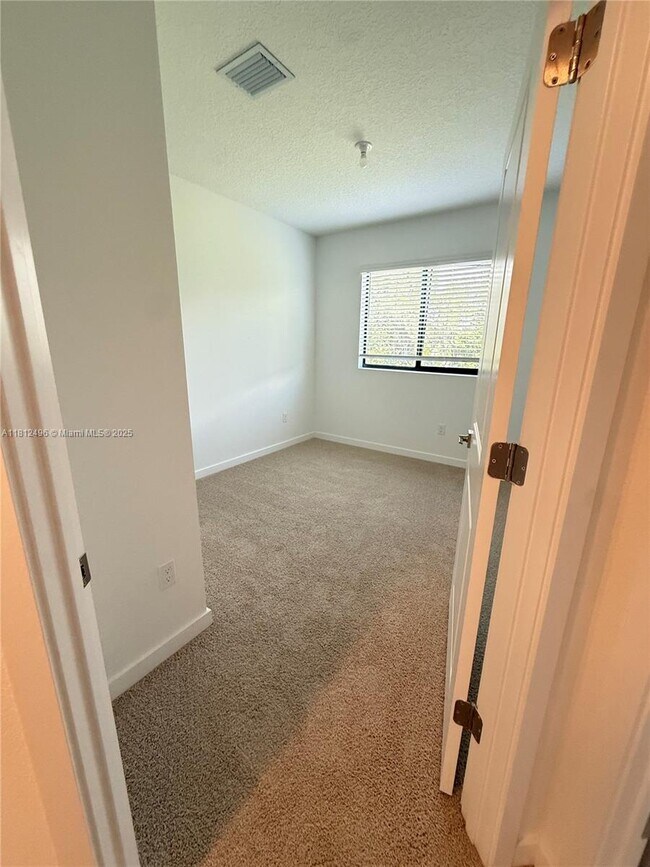 Building Photo - 5044 Gooseberry St