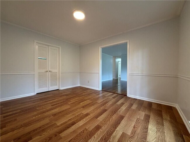 Foto del edificio - 4254 Burleigh Dr