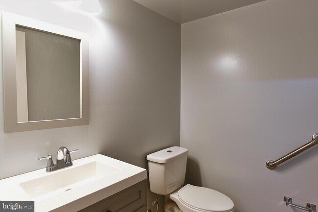 Foto del edificio - 1631 Edgewood Pl