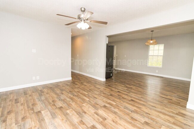 Foto del edificio - 3629 Thrushwood Dr