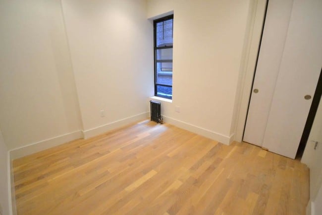 Foto del edificio - 224 W 21st St