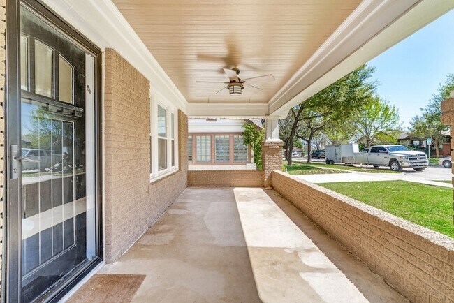 Foto del edificio - 3728 Bunting Ave