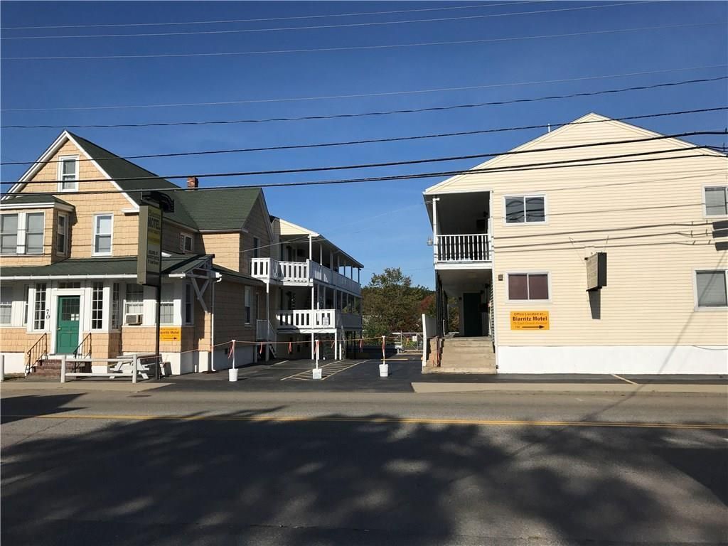 Primary Photo - 70 E Grand Ave
