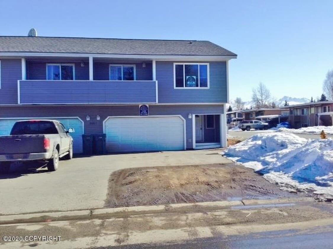 Primary Photo - 3 Bed / 2 Bath Midtown Townhouse!