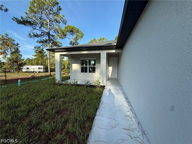 Foto del edificio - 1030 Greenfield St