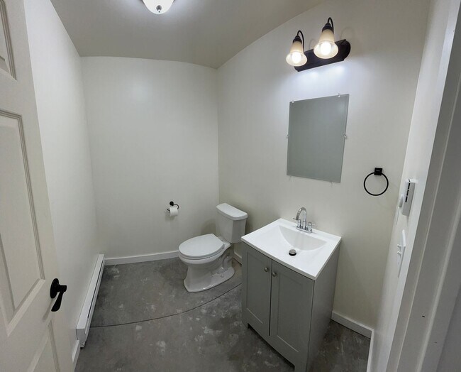 Foto del edificio - Commercial Shop Space for Lease
