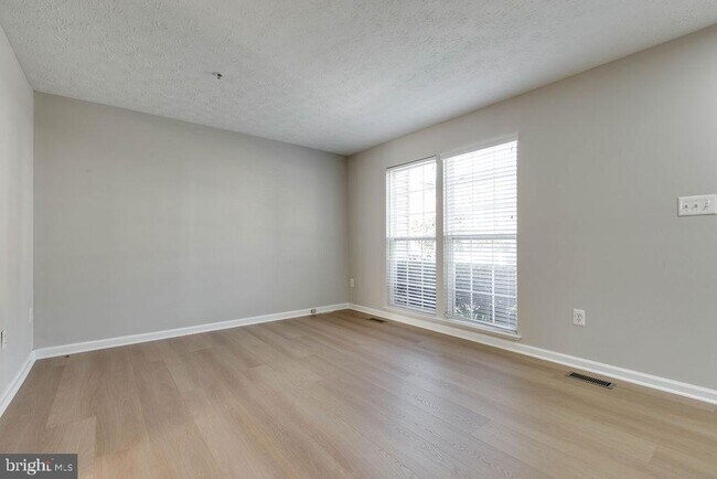 Foto del edificio - 2713 Piscataway Run Dr