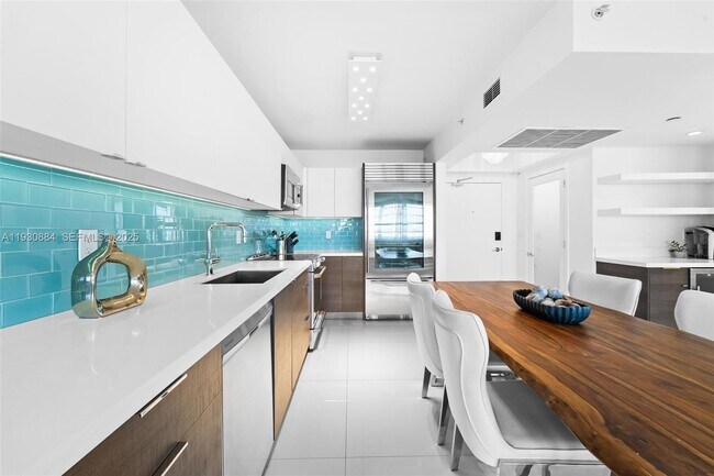 Foto del edificio - 100 Lincoln Rd