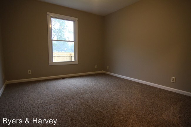 Building Photo - 4 br, 2 bath House - 300 Buckeye Lane