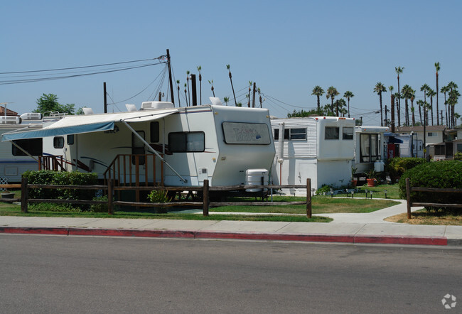 Building Photo - Crown Trailer Park