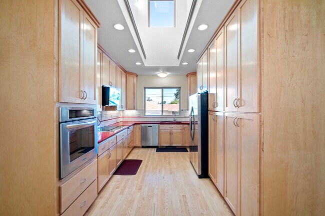 Foto del edificio - 1172 W 27th Pl