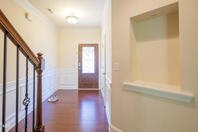 Building Photo - 533 Fumagalli Dr