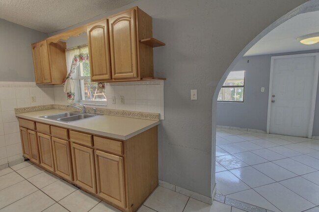 Building Photo - 7116 Hershey Way