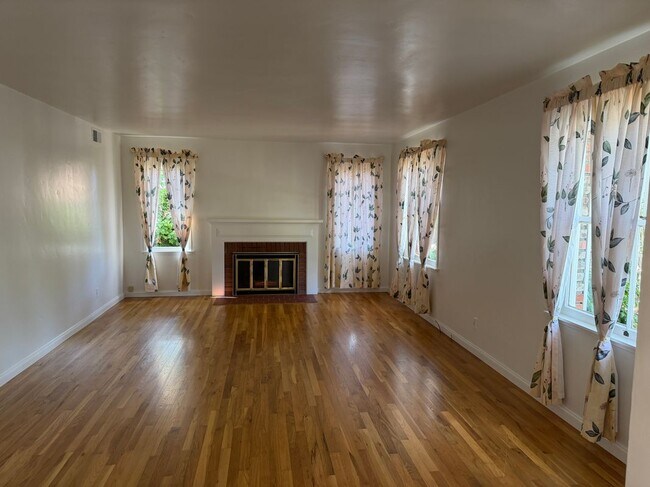 Foto del edificio - 25065 Monterey St
