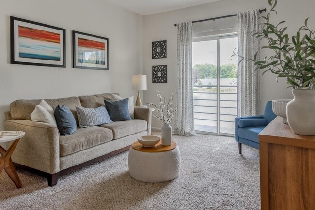 Foto del edificio - Waterchase Apartment Homes