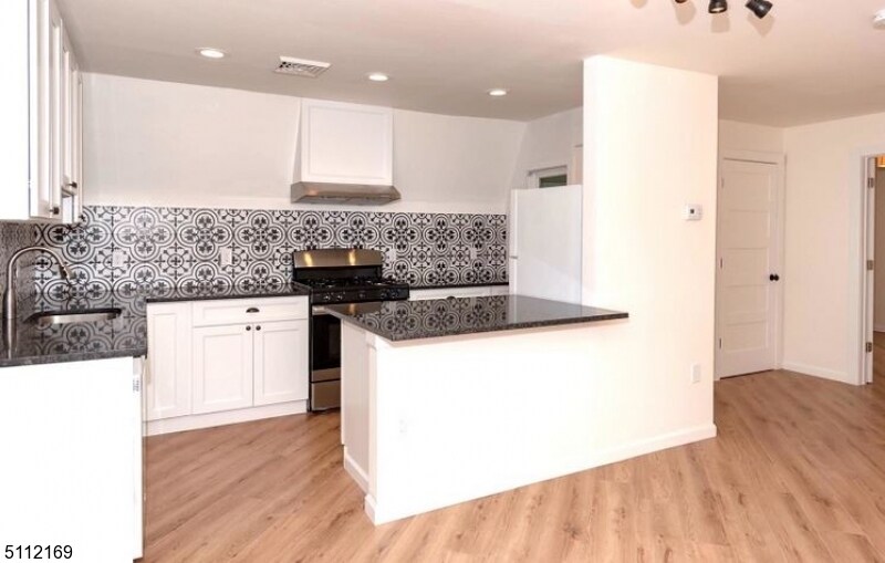 Foto principal - 204 Hillside Ave