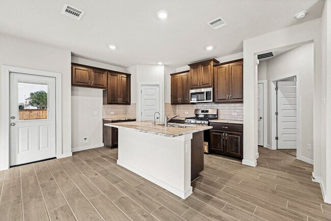 Foto del edificio - 2725 Stone Branch Dr
