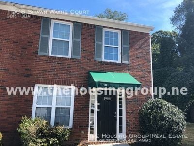 Primary Photo - 3 BR Townhome - Cul De Sac location!!