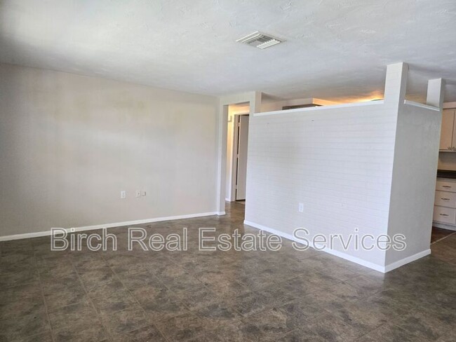 Foto del edificio - 3402 Peterborough St
