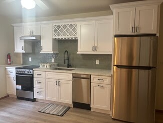 Building Photo - 511 Queen Ave NE