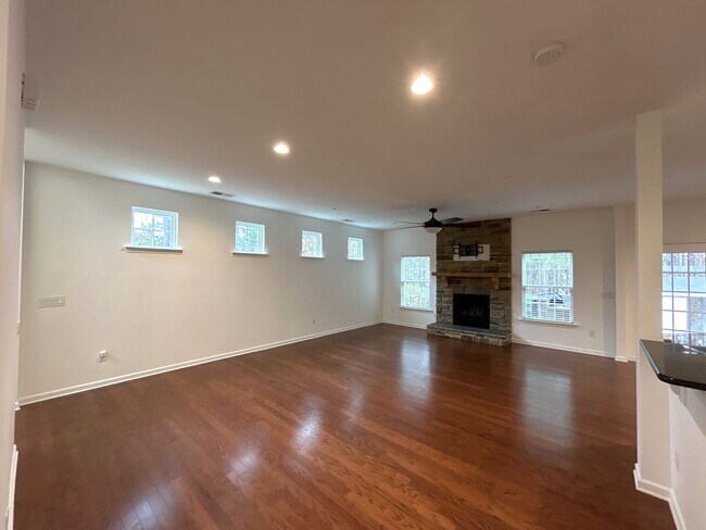 Foto del edificio - T.R. Lawing Realty Property
