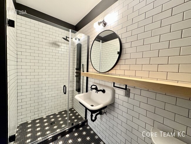 Building Photo - 315 E 39th St