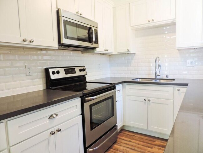Foto del edificio - Immaculate N Tacoma 3bdr 2bath with full s...