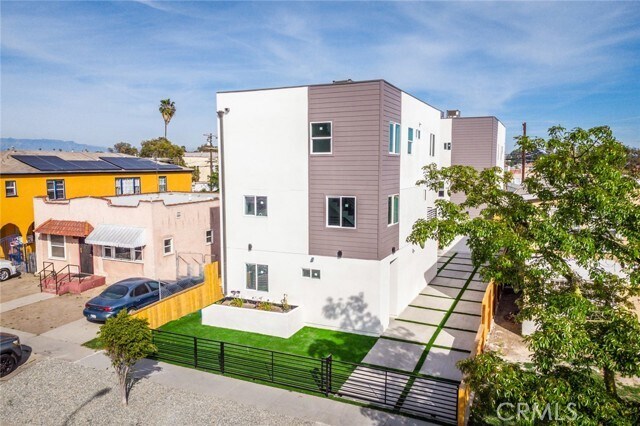 Foto principal - 1814 Carmona Ave