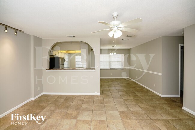 Foto del edificio - 1337 Mardrake Rd