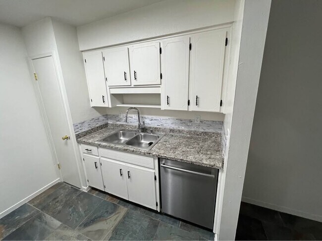 Foto del edificio - 8341 Country Walk Dr