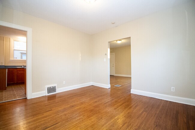 Foto del edificio - 2122 South Ave