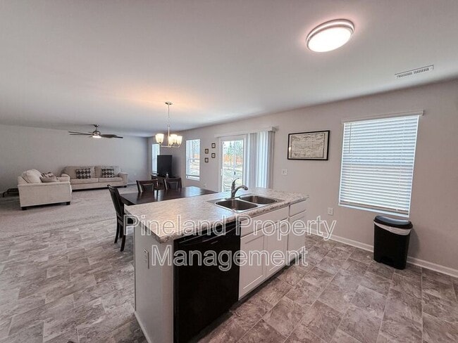 Building Photo - 161 Desert Orchid Cir