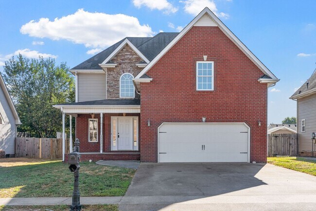 Foto del edificio - 4 Bedroom Pet Friendly Home For Rent!