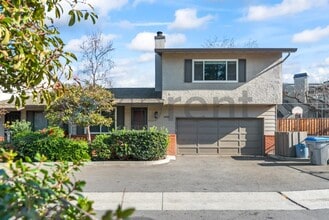 Building Photo - Unit