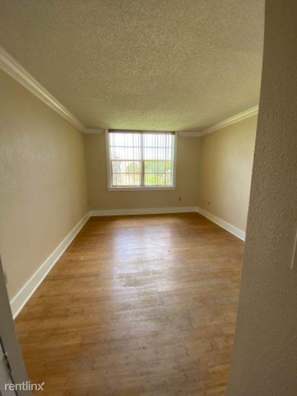 Building Photo - 1 br, 1 bath Apartment - 13100 sw 92 ave