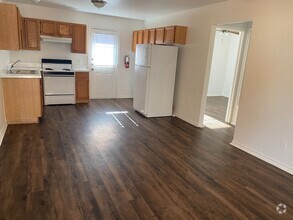 Building Photo - 701 Miracle Ln