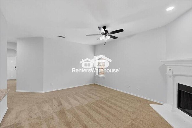 Building Photo - MOVE IN READY - 3BED/2BATH - HASLET, TEXAS