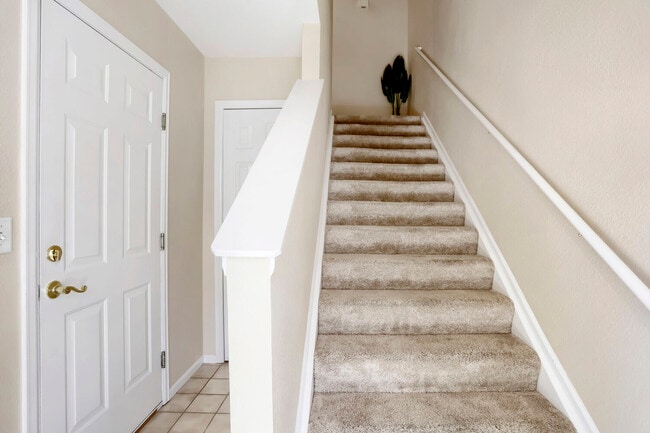 Entry - 2261 Watersong Cir
