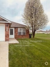 Building Photo - 107 Golfview Dr