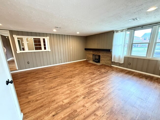 Photo - Beautiful Corner-Lot 3BD 1BA Home in Belle Isle Area!!