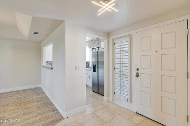 Foto del edificio - 2931 E Rose Ln