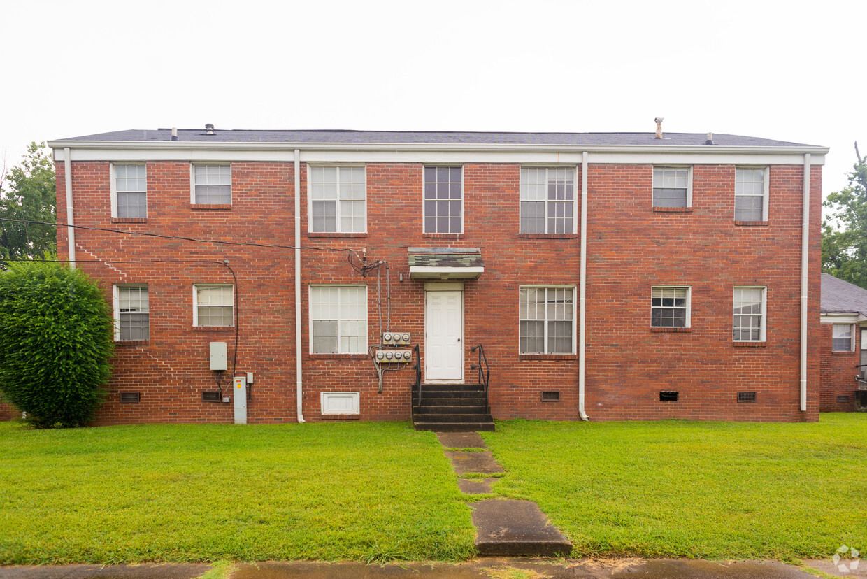 Primary Photo - Cloverdale Garden Apartments