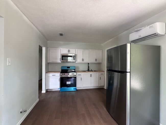 Building Photo - 4533 Bluebelle Ln