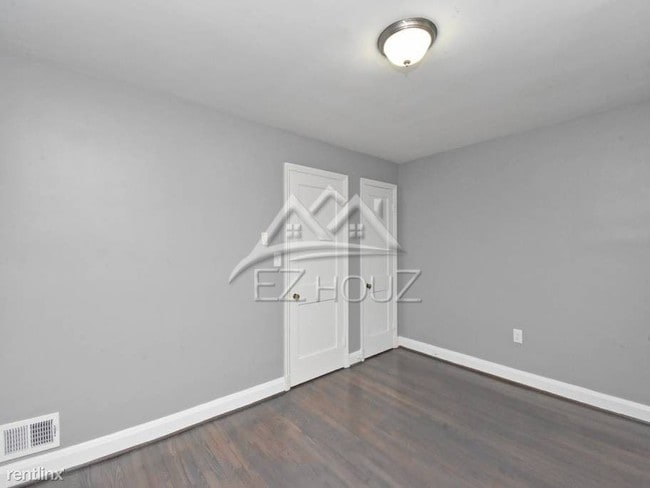 Building Photo - 2 br, 1 bath Apartment - 379 Marydell Rd
